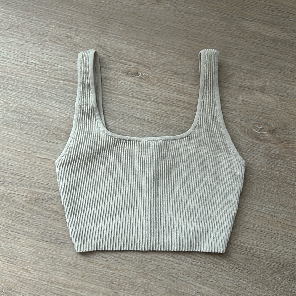 ARITZIA BABATON 2XS RIBBED CROPPED TANK - CREAM/BEIGE